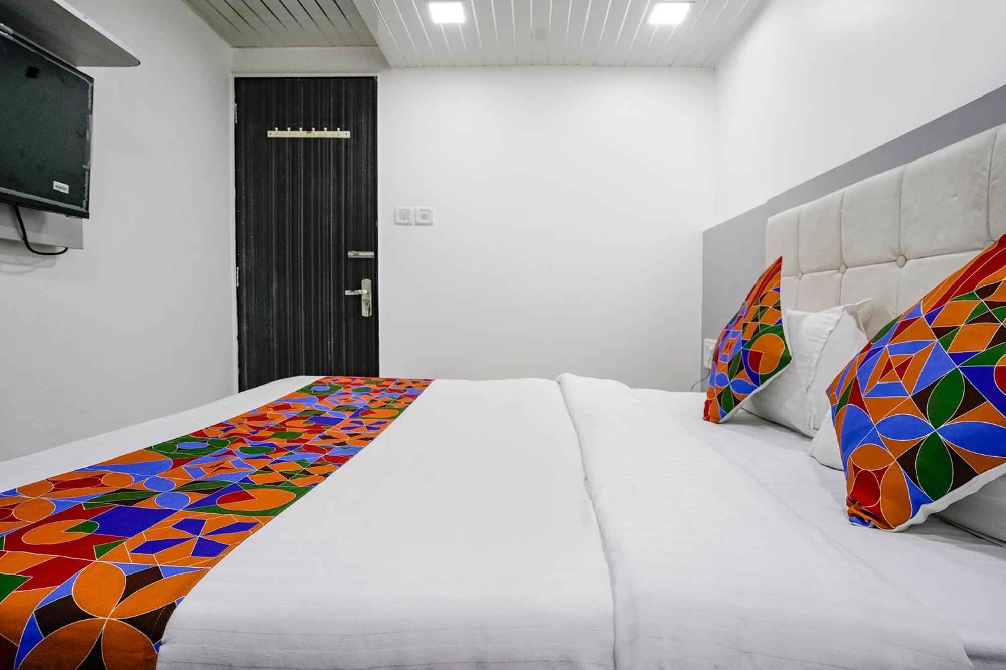 Fabexpress Park Residency - Nr Mumbai International Airport Exterior foto